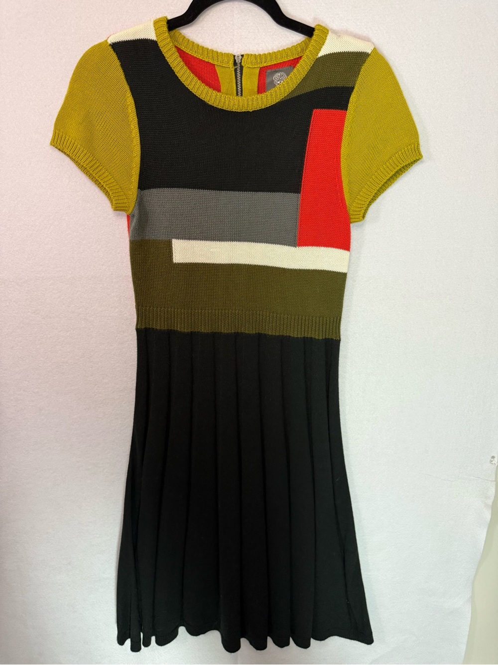 Vince Camuto color blocked Knit dress in Chartruese, Orange & Olive